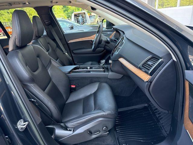 Photo of 2022 Savile Gray Metallic Volvo XC90