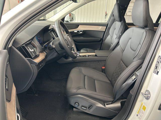 Photo of 2025 Crystal White Pearl Volvo XC90 Plug-In Hybrid