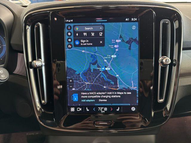 Photo of 2023 Crystal White Metallic Volvo XC40 Recharge Pure Electric