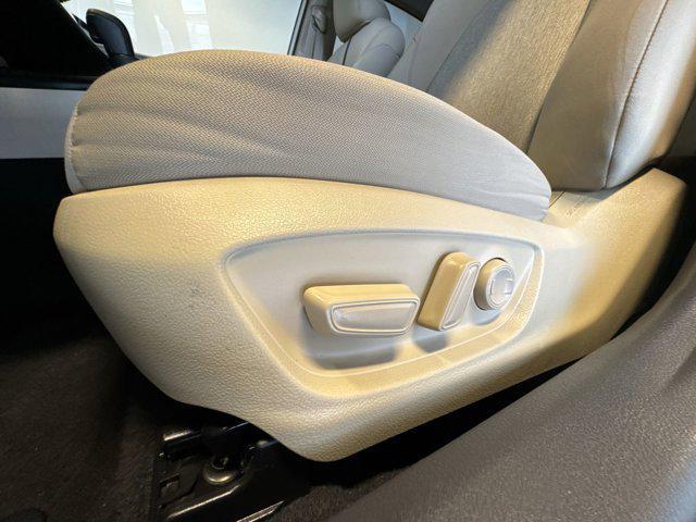 Photo of 2020 Super White Toyota Camry