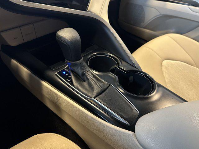 Photo of 2020 Super White Toyota Camry