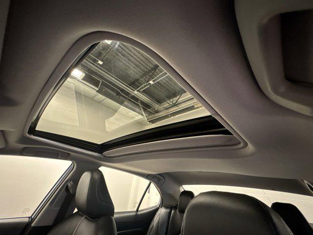 Photo of 2019 Blue Streak Metallic Toyota Camry Hybrid