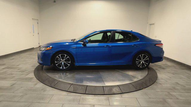 Photo of 2019 Blue Streak Metallic Toyota Camry Hybrid