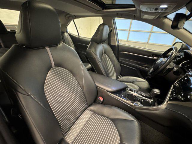 Photo of 2019 Blue Streak Metallic Toyota Camry Hybrid