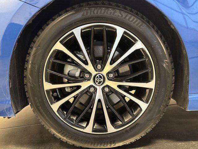 Photo of 2019 Blue Streak Metallic Toyota Camry Hybrid