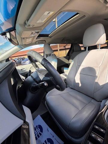 Photo of 2017 Silver Sky Metallic Toyota Sienna