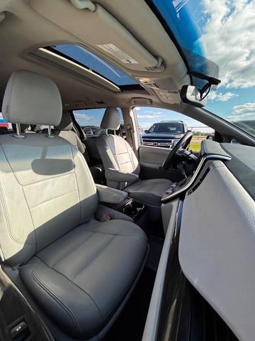 Photo of 2017 Silver Sky Metallic Toyota Sienna