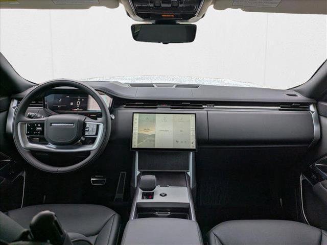 Photo of 2025 Fuji White Land Rover Range Rover