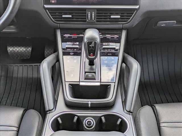 Photo of 2021 Silver/Gray Porsche Cayenne