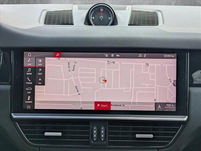 Photo of 2021 Silver/Gray Porsche Cayenne