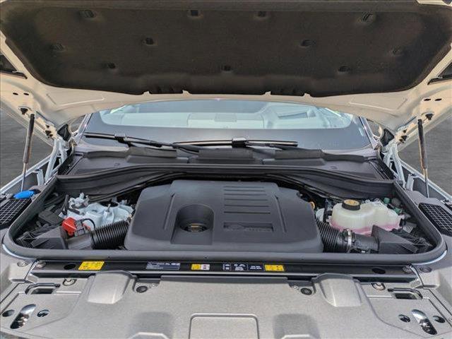 Photo of 2025 Fuji White Land Rover Range Rover