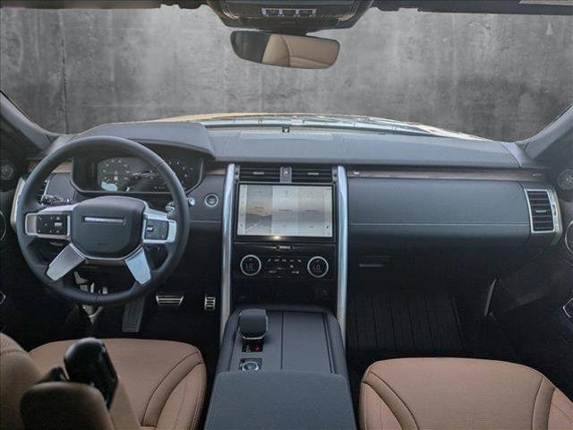 Photo of 2025 Santorini Black Metallic Land Rover Discovery