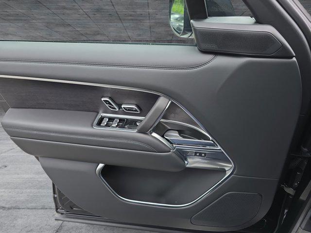 Photo of 2025 Santorini Black Metallic Land Rover Range Rover