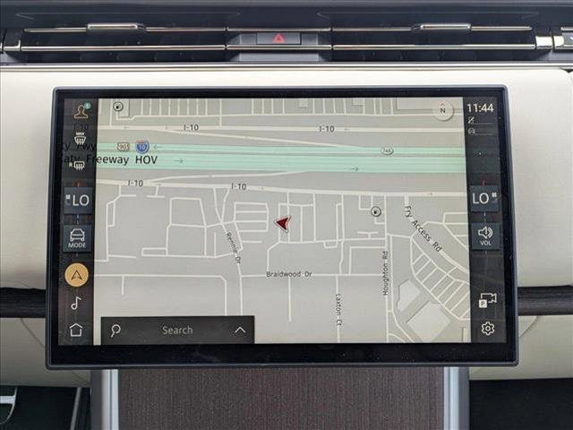 Photo of 2025 Fuji White Land Rover Range Rover