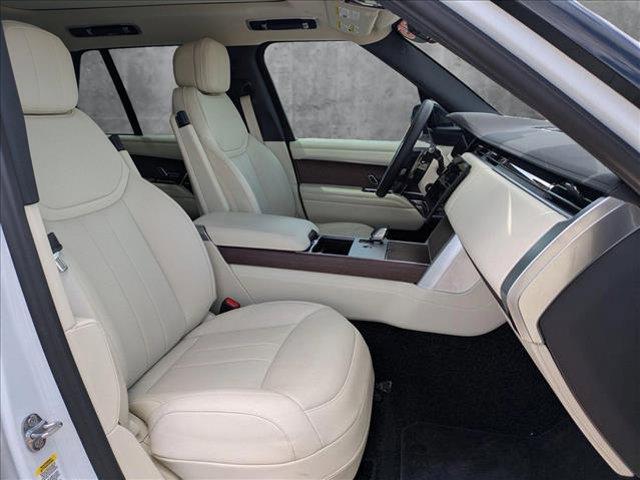 Photo of 2025 Fuji White Land Rover Range Rover