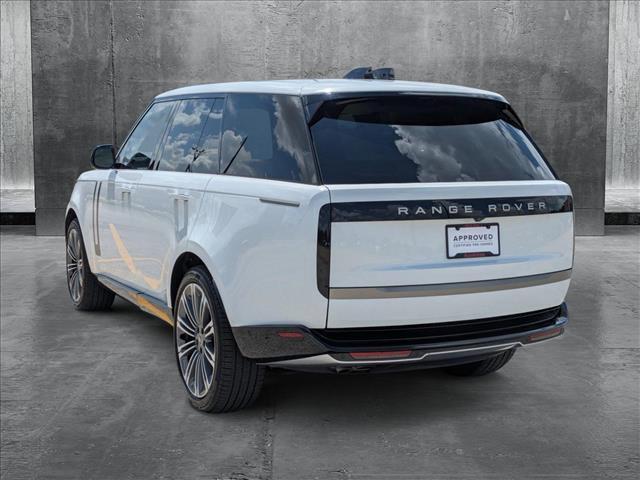 Photo of 2025 Fuji White Land Rover Range Rover