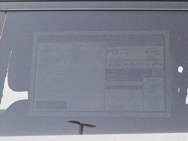 Photo of 2025 Fuji White Land Rover Range Rover Sport