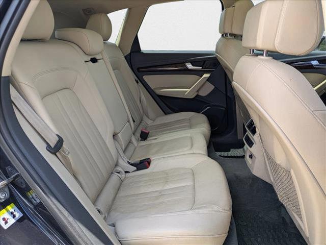 Photo of 2018 Moonlight Blue Metallic Audi Q5