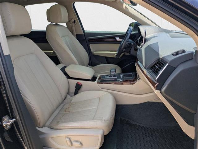 Photo of 2018 Moonlight Blue Metallic Audi Q5