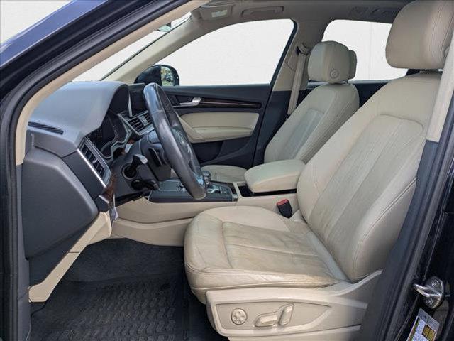 Photo of 2018 Moonlight Blue Metallic Audi Q5
