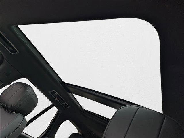 Photo of 2023 Fuji White Land Rover Range Rover