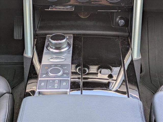 Photo of 2019 Yulong White Metallic Land Rover Discovery