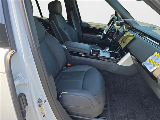 Photo of 2025 Fuji White Land Rover Range Rover
