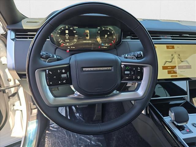 Photo of 2025 Fuji White Land Rover Range Rover