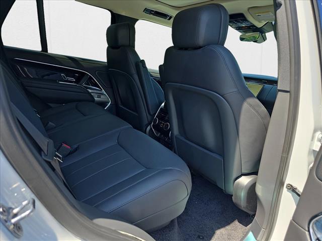 Photo of 2025 Fuji White Land Rover Range Rover