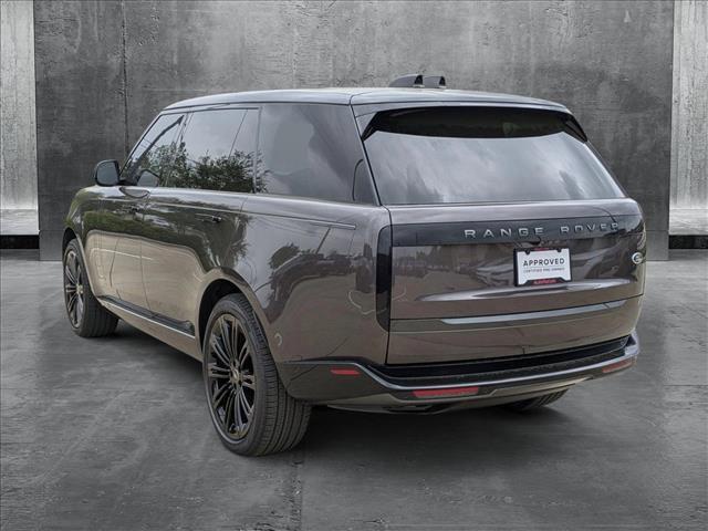 Photo of 2023 Silver/Gray Land Rover Range Rover