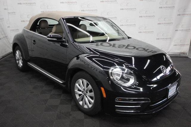 Photo of 2019 Deep Black Pearl w/ Beige Top Volkswagen Beetle