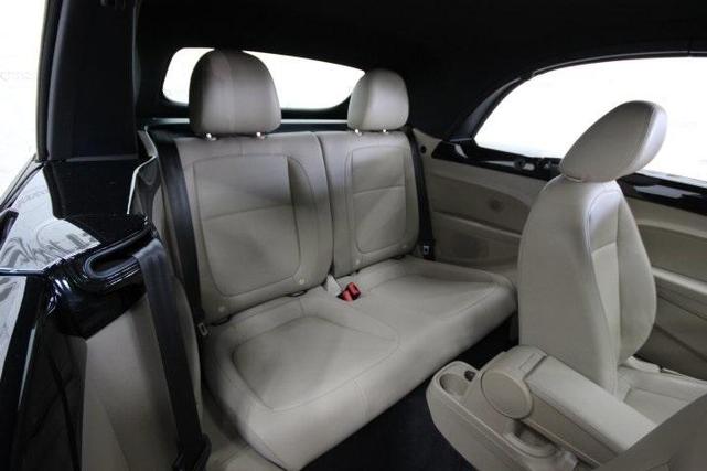 Photo of 2019 Deep Black Pearl w/ Beige Top Volkswagen Beetle