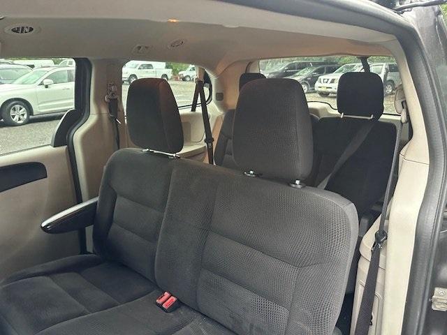 Photo of 2019 Granite Pearlcoat Dodge Grand Caravan