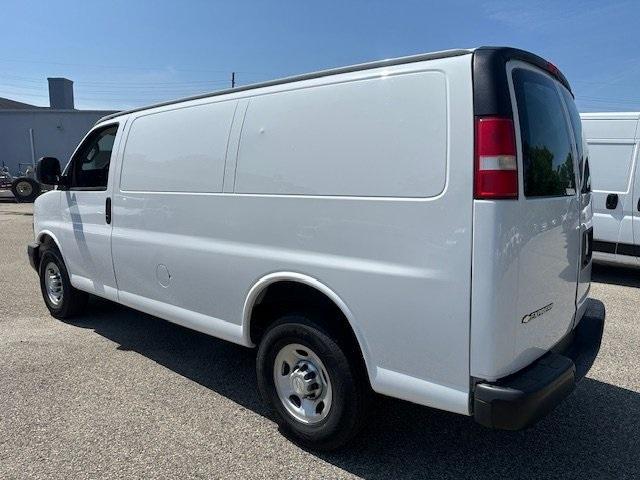 Photo of 2018 Summit White Chevrolet Express 2500