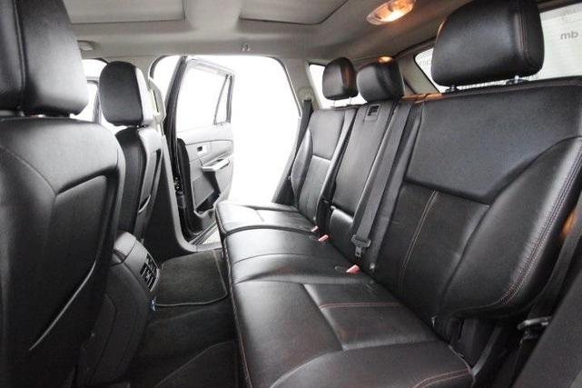 Photo of 2013 Tuxedo Black Metallic Ford Edge