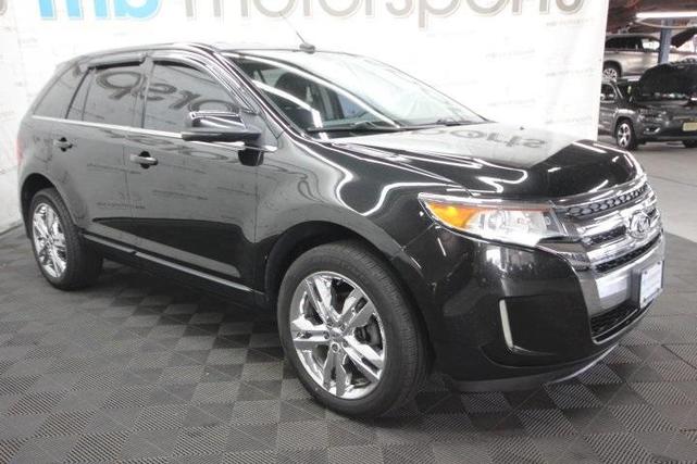 Photo of 2013 Tuxedo Black Metallic Ford Edge