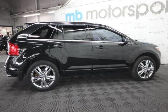 Photo of 2013 Tuxedo Black Metallic Ford Edge