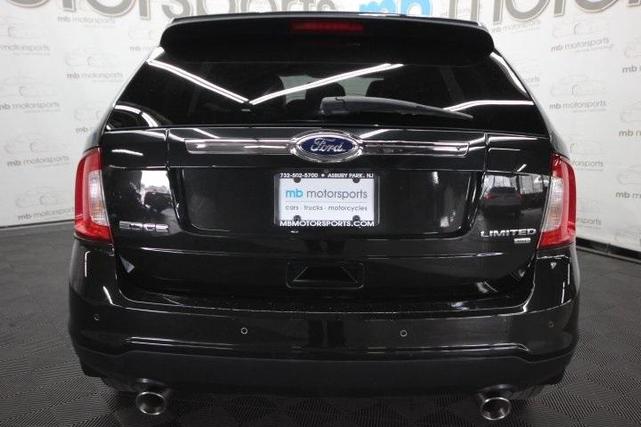 Photo of 2013 Tuxedo Black Metallic Ford Edge
