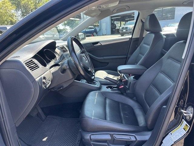 Photo of 2017 Black Volkswagen Jetta