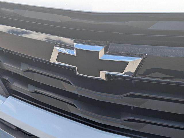 Photo of 2025 Summit White Chevrolet Colorado
