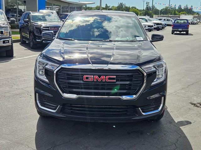 Photo of 2024 Ebony Twilight Metallic GMC Terrain