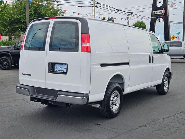 Photo of 2025 Summit White Chevrolet Express 2500