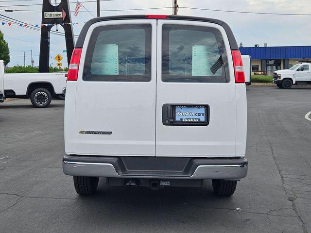 Photo of 2025 Summit White Chevrolet Express 2500