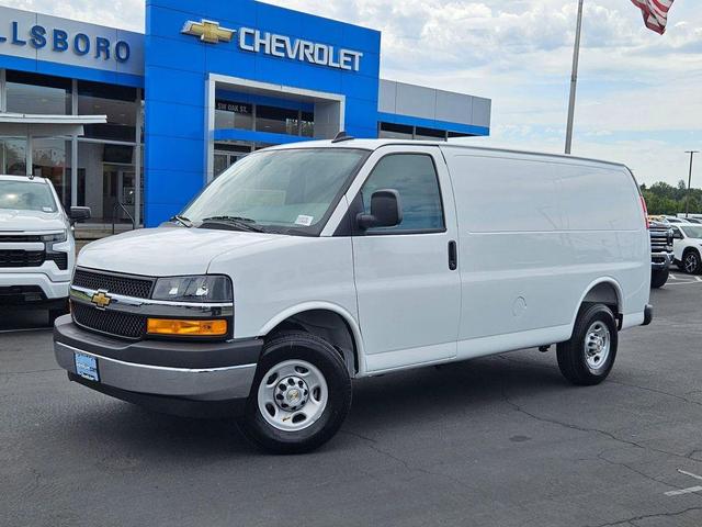 Photo of 2025 Summit White Chevrolet Express 2500