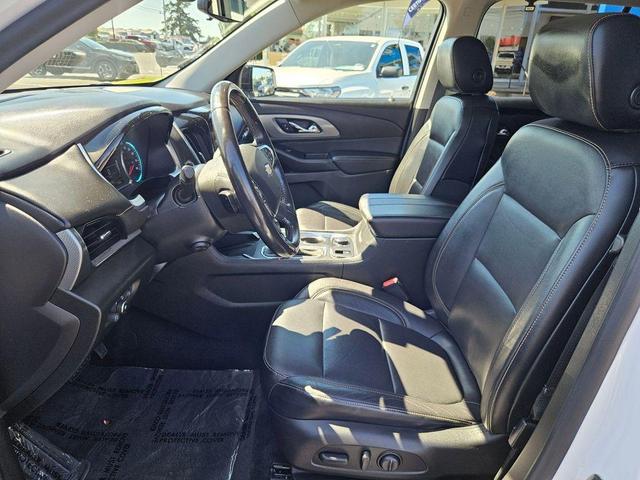 Photo of 2019 Summit White Chevrolet Traverse