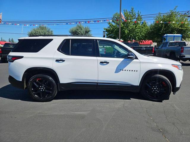Photo of 2019 Summit White Chevrolet Traverse