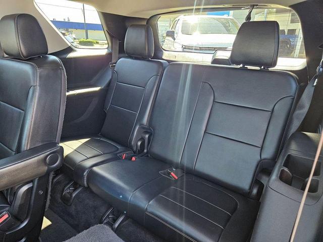Photo of 2019 Summit White Chevrolet Traverse