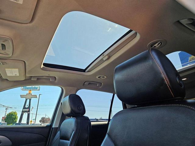 Photo of 2019 Summit White Chevrolet Traverse