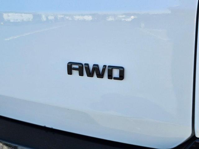 Photo of 2019 Summit White Chevrolet Traverse