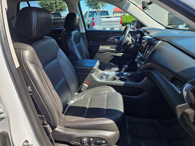 Photo of 2019 Summit White Chevrolet Traverse